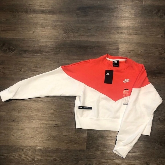 Nike Heritage Colorblock Cropped Sweater NWT - Picture 2 of 4